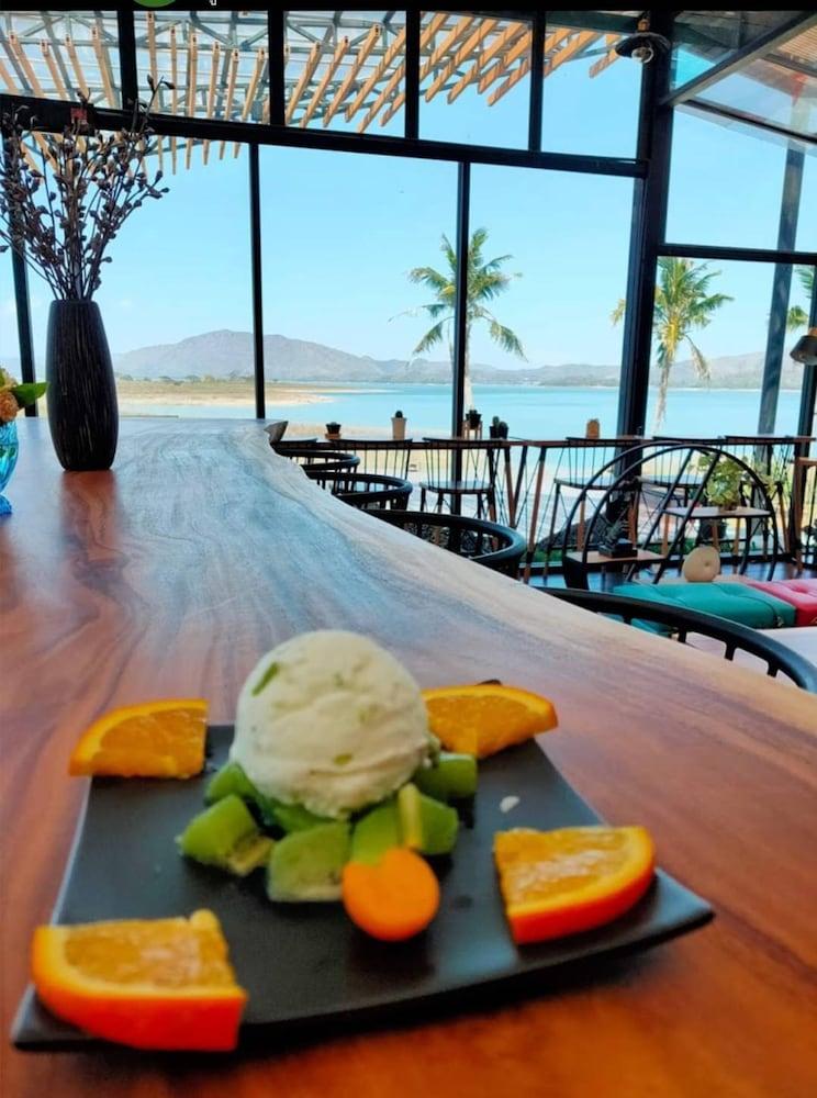 Kaengkrachan Boathouse Paradise Resort Каенг Качан Екстериор снимка